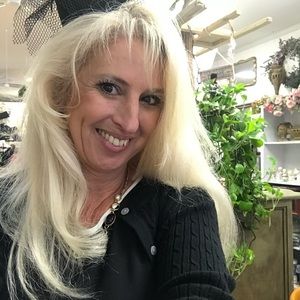 Meet your Posher, Andrea